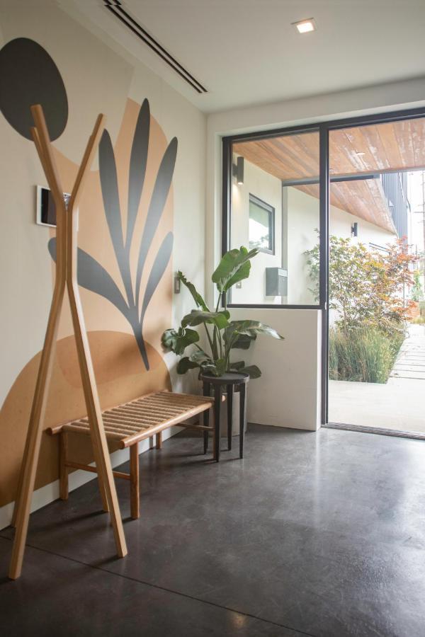 Haven Coliving Hostel Los Angeles Exterior photo